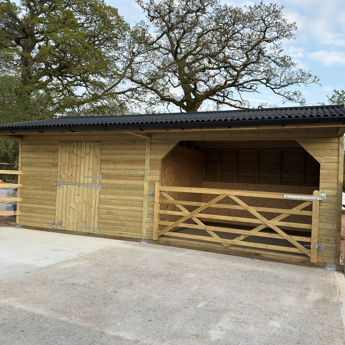 What Makes A Quality Timber Stable? Key Features & Build Advice