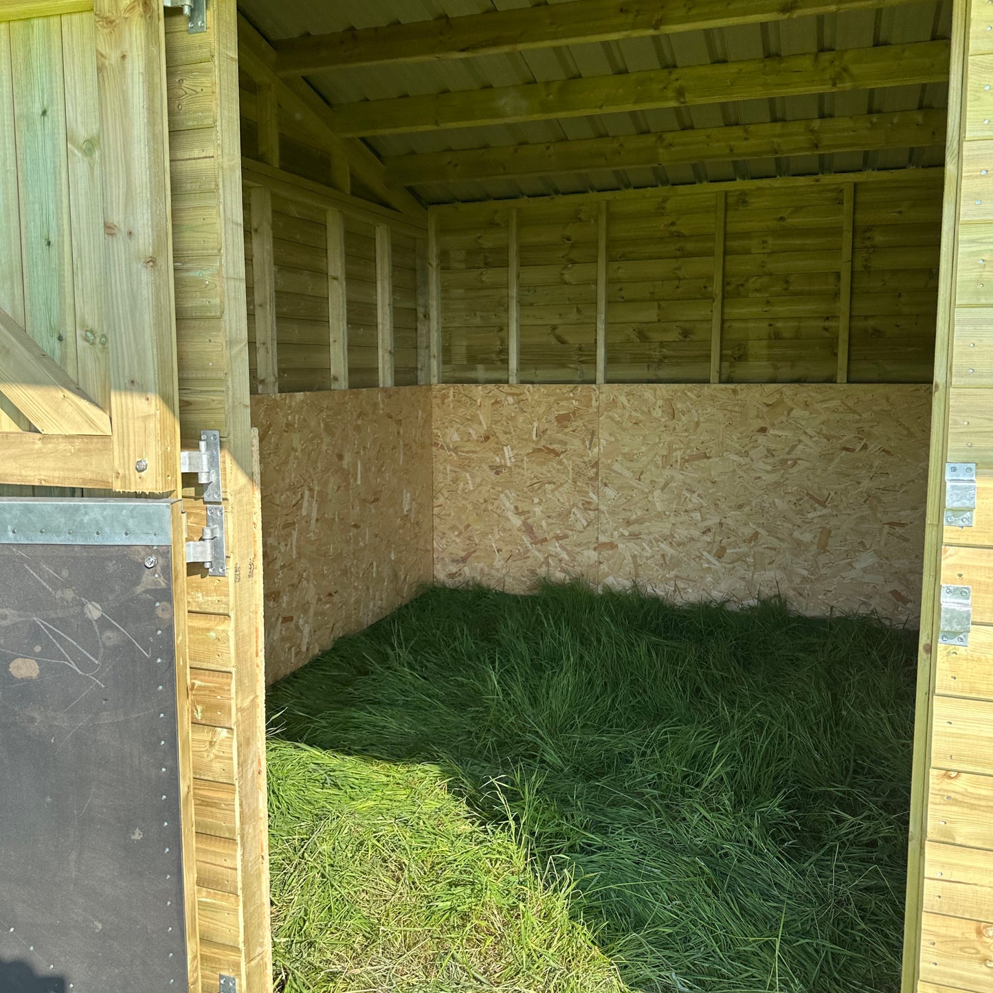 Single Mobile Stable and Tack Room/Feed Store